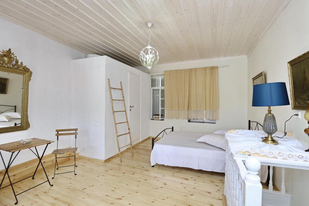 House Of Town Apartment Skopelos Town Bagian luar foto