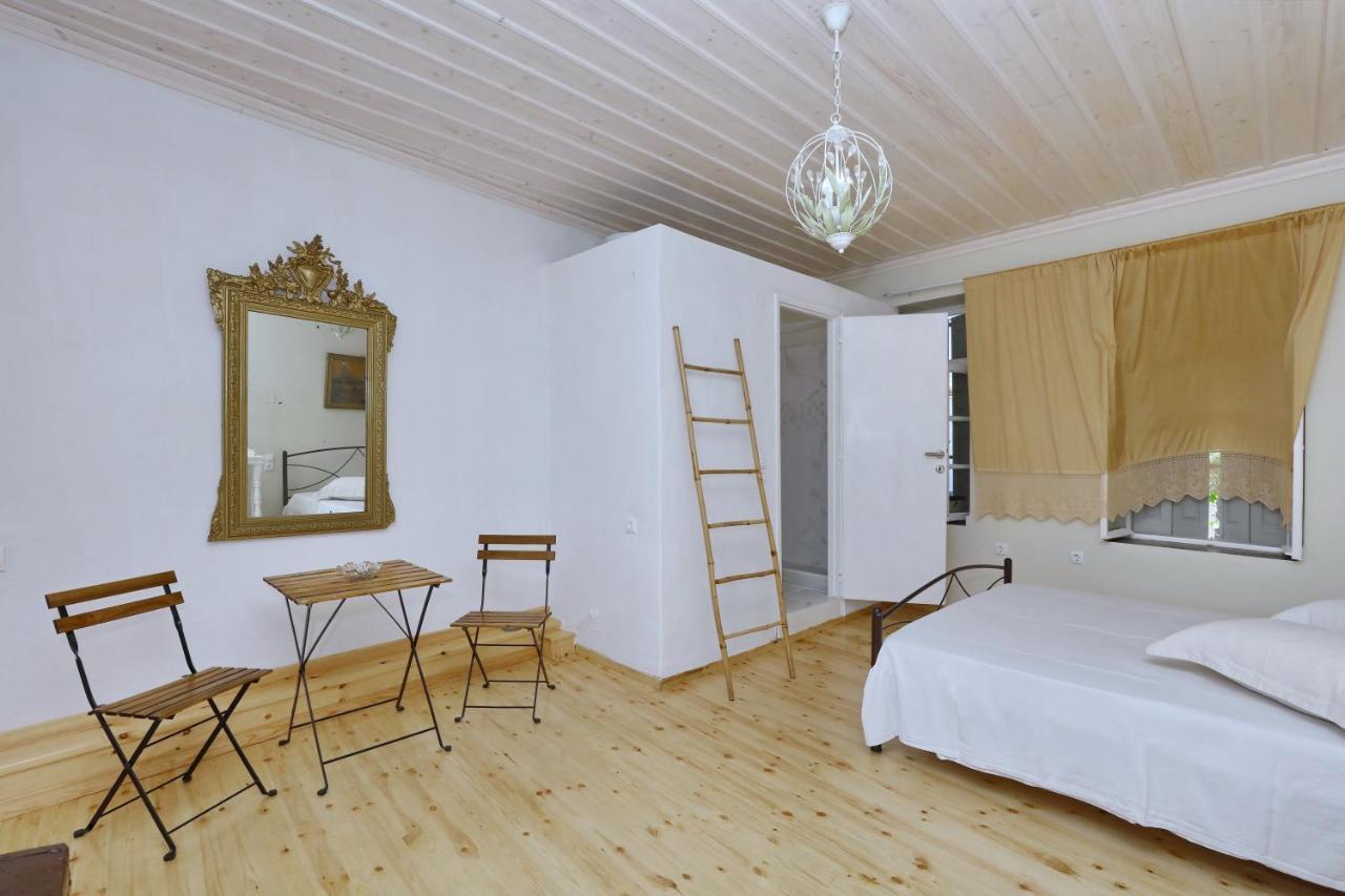 House Of Town Apartment Skopelos Town Bagian luar foto
